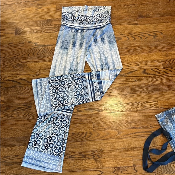 Hale Bob Matte Jersey pant. NWT size Medium. - Picture 6 of 8